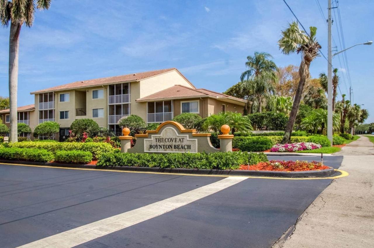 Luxurious Apartments With Pool And Gym At Boynton Beach Exterior photo
