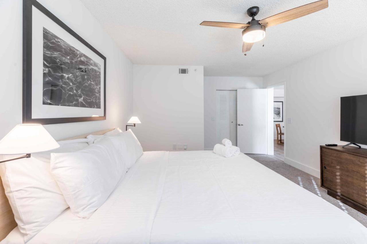 Luxurious Apartments With Pool And Gym At Boynton Beach Exterior photo